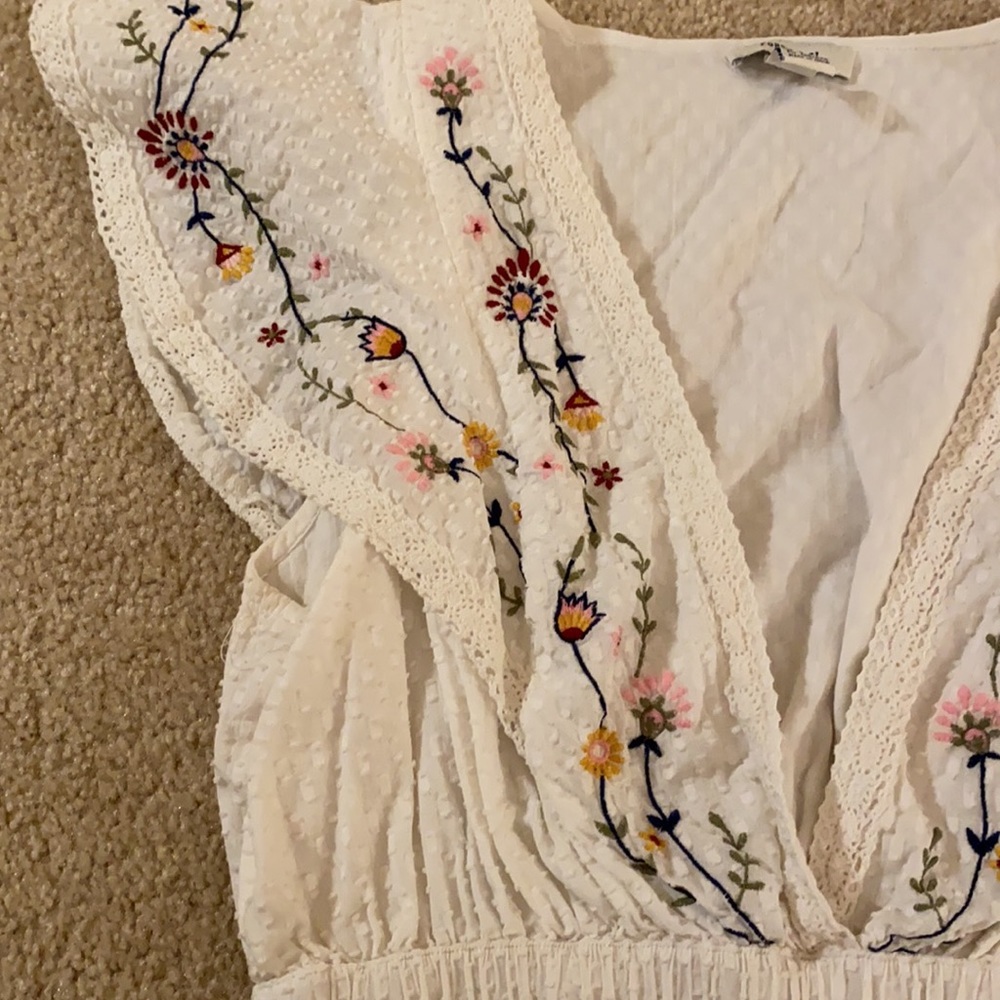 Embroidered crop top - Picture 3 of 4